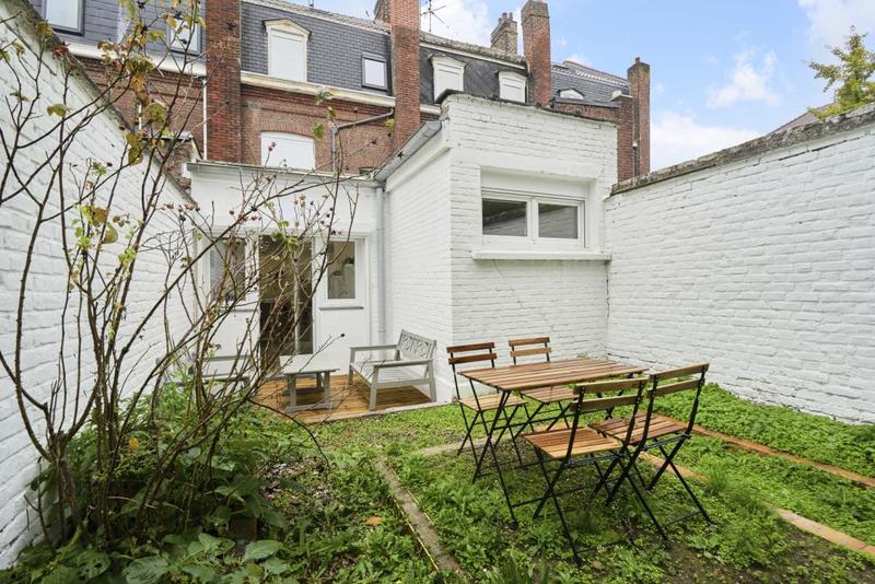 Maison - 143 m² - 9 pièces