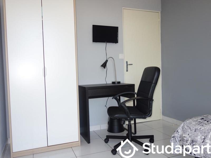 Chambre - 11 m² - 1 pièce