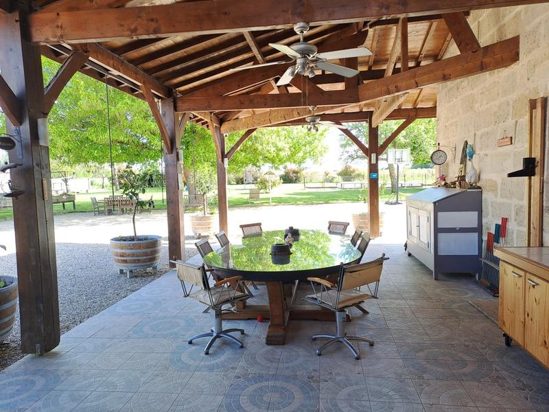 Propriété - 323 m² - 12 pièces