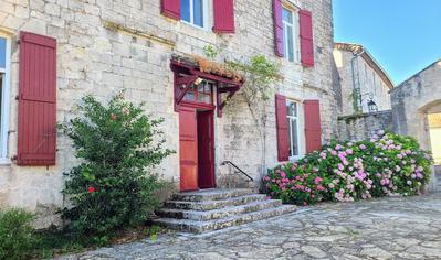 Maison - 427 m² - 15 pièces