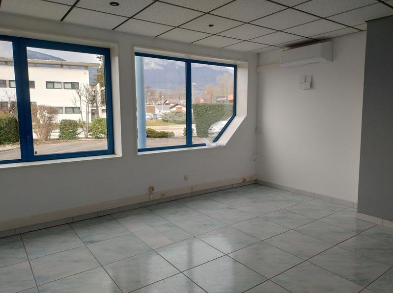 Bureau - 250 m² - 6 pièces