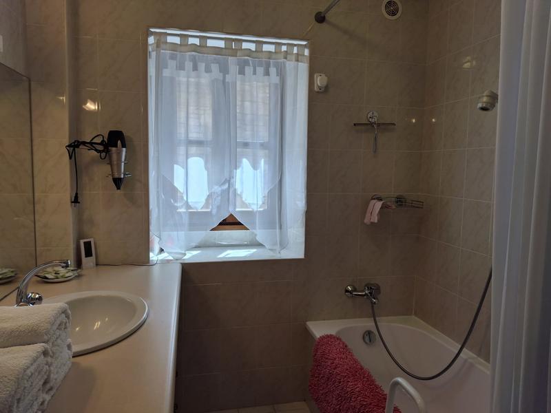 Maison traditionnelle - 318 m² - 12 pièces