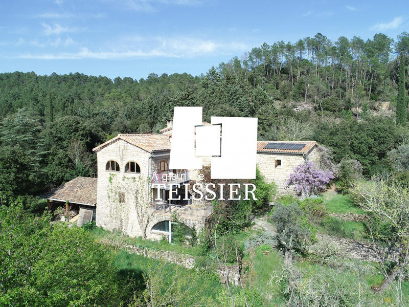 Maison - 204 m² - 8 pièces