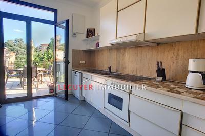 Appartement - 99 m² - 4 pièces