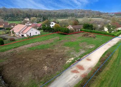 Terrain constructible - 1 121 m²