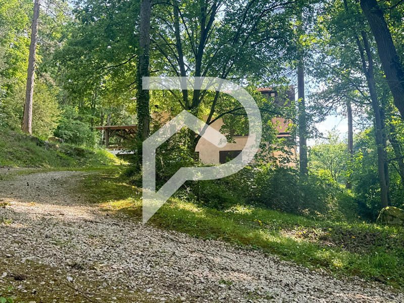 Maison - 339 m² - 12 pièces