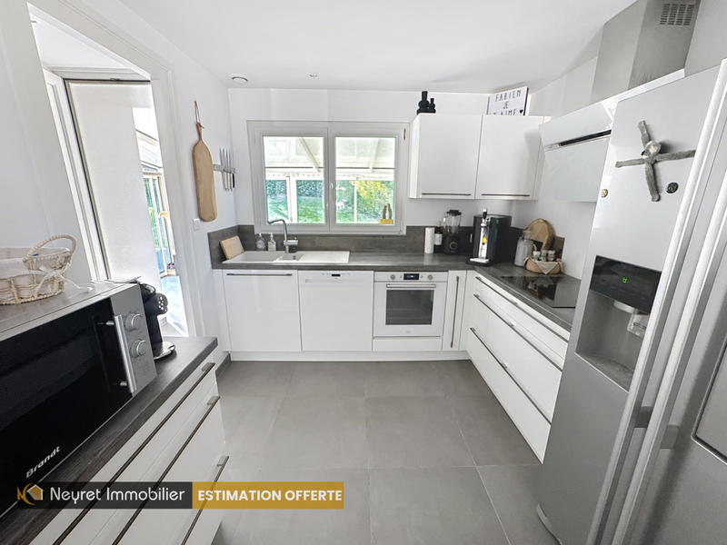 Maison - 102 m² - 5 pièces