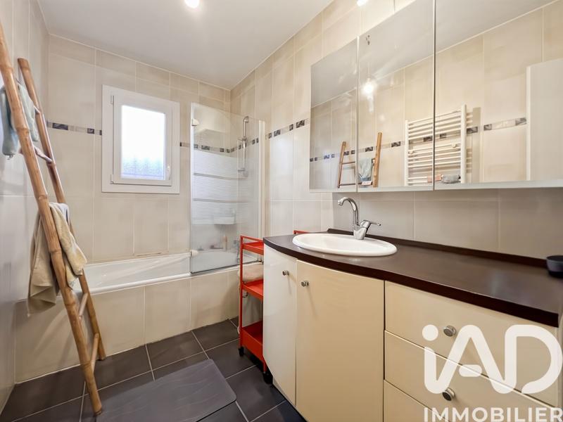 Maison - 250 m² - 11 pièces