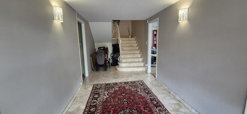 Maison - 200 m² - 8 pièces