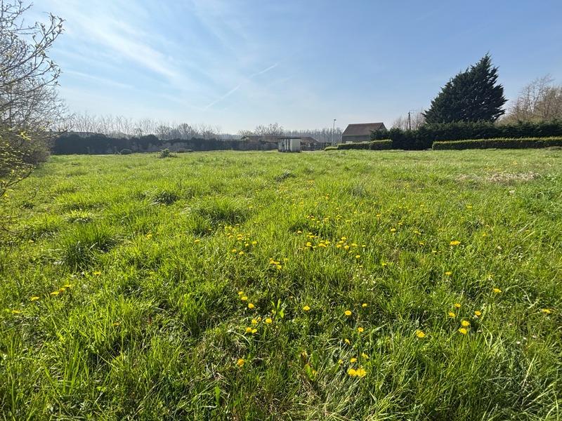 Terrain constructible - 869 m²