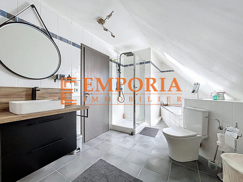 Maison - 105 m² - 6 pièces