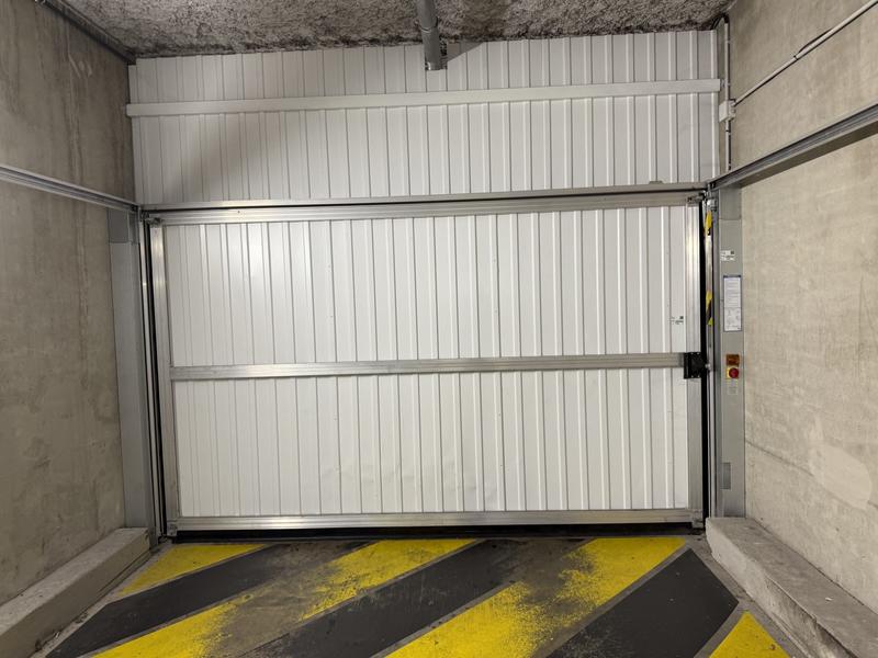 Parking / Garage - 1 m²