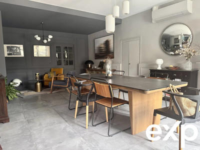 Maison traditionnelle - 400 m² - 12 pièces