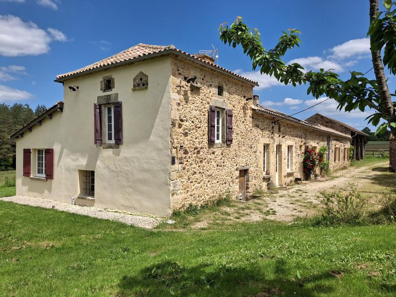 Maison traditionnelle - 216 m² - 5 pièces