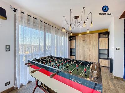 Maison - 210 m² - 10 pièces