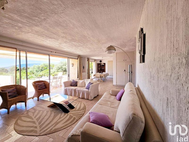 Maison - 136 m² - 4 pièces