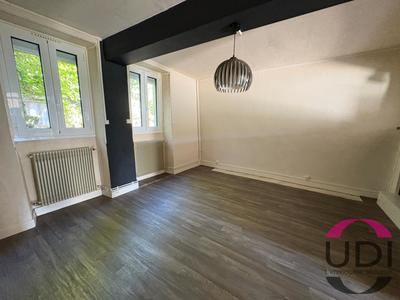 Maison - 96 m² - 3 pièces