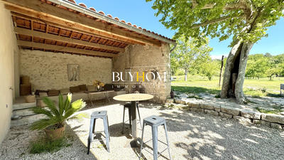 Maison - 240 m² - 7 pièces