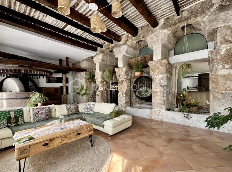 Demeure - 239 m² - 7 pièces