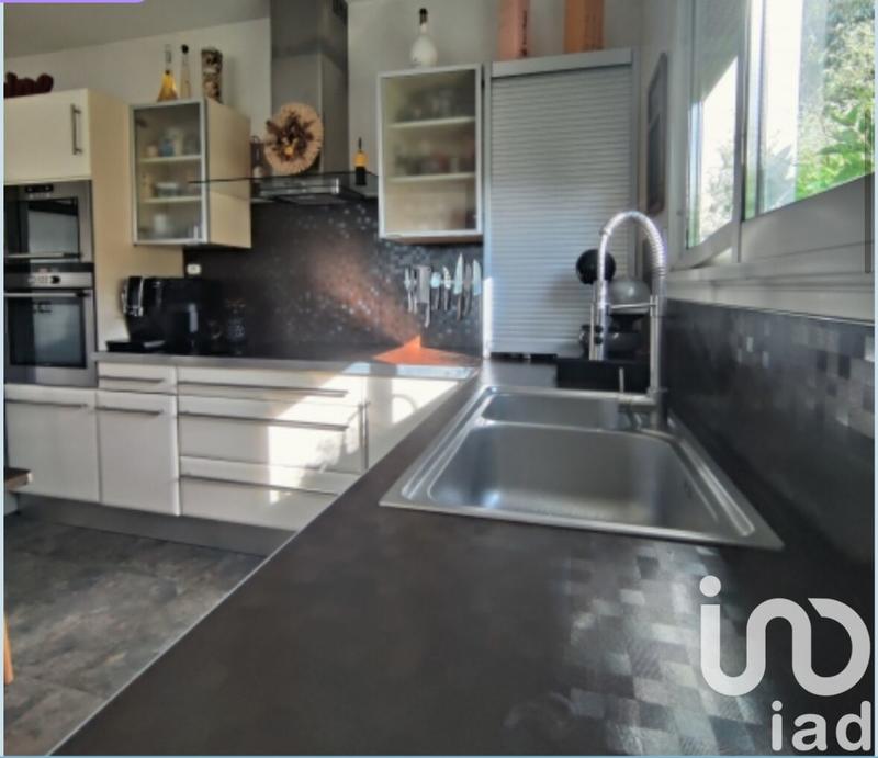 Maison - 250 m² - 8 pièces