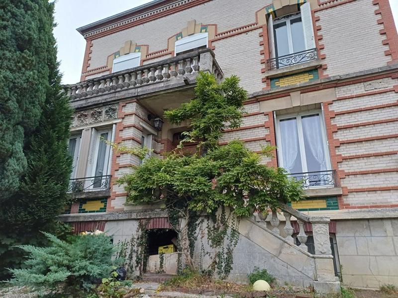 Propriété - 182 m² - 8 pièces