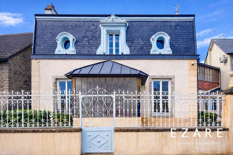 Maison - 351 m² - 10 pièces