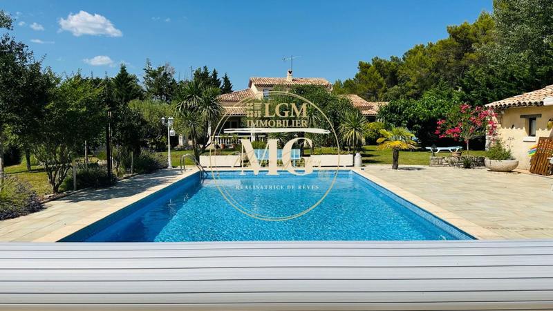 Maison - 219 m² - 4 pièces