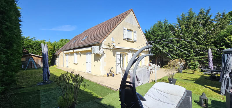 Maison - 163 m² - 8 pièces