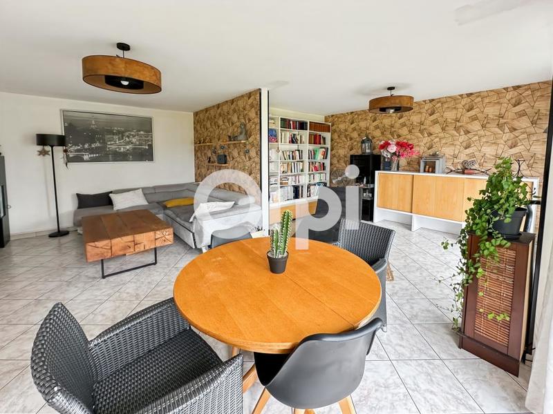 Appartement - 102 m² - 5 pièces