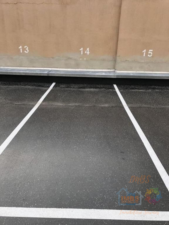 Parking / Garage - 10 m²