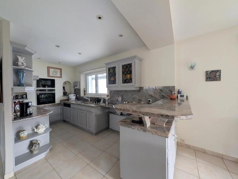 Maison - 137 m² - 6 pièces