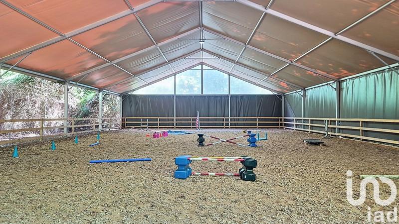 Maison - 370 m² - 8 pièces