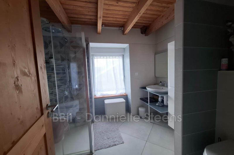 Maison - 200 m² - 2 pièces