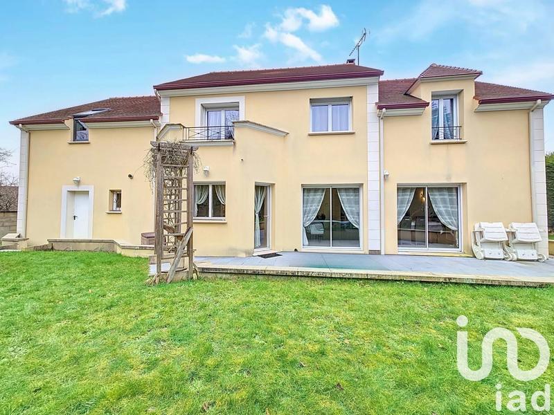 Maison - 213 m² - 7 pièces