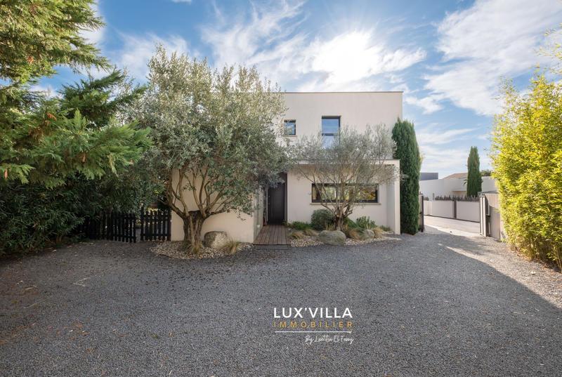 Villa - 240 m² - 6 pièces