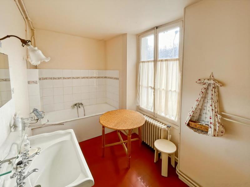 Maison - 301 m² - 11 pièces