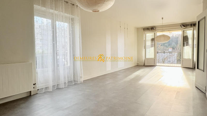 Appartement - 90 m² - 3 pièces