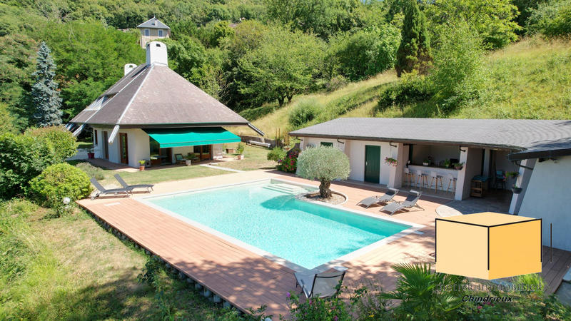 Villa - 304 m² - 10 pièces