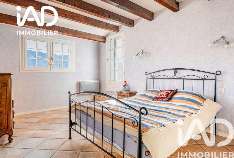 Maison - 250 m² - 5 pièces