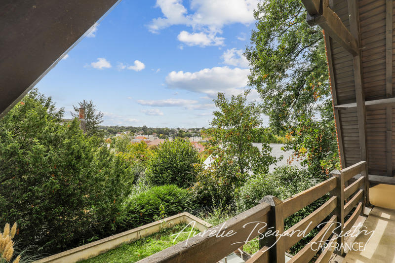 Maison - 181 m² - 8 pièces