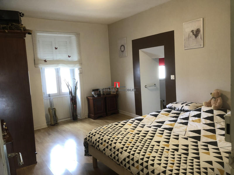 Maison - 223 m² - 6 pièces