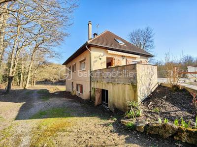 Maison - 150 m² - 8 pièces