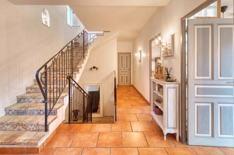 Villa - 235 m² - 6 pièces