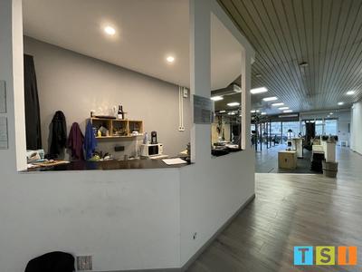 Local d'activités - 368 m² - 7 pièces