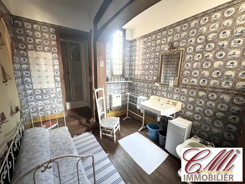 Maison - 405 m² - 12 pièces