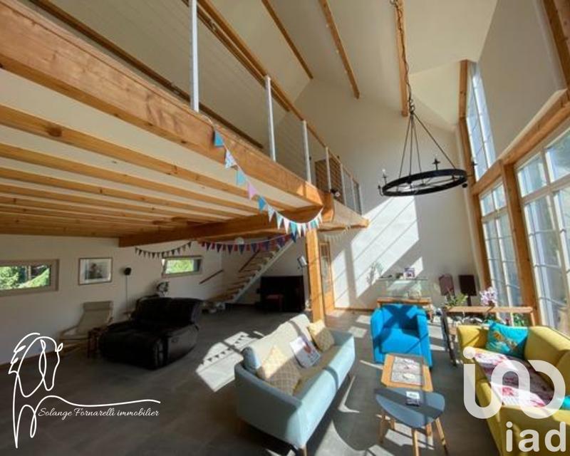 Maison - 340 m² - 9 pièces