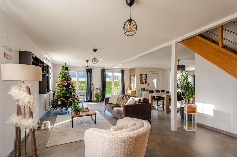 Maison - 165 m² - 6 pièces