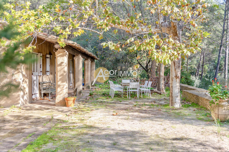 Maison - 400 m² - 10 pièces