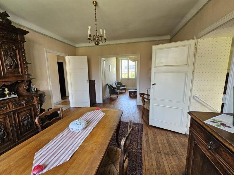 Maison - 104 m² - 7 pièces