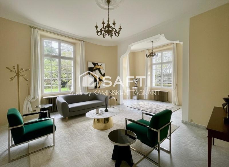 Maison de maîtres - 375 m² - 11 pièces